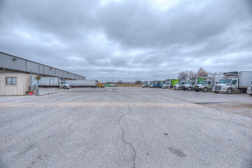 More Photos Of 1691 N 161st East Ave, Tulsa Distribution For Lease