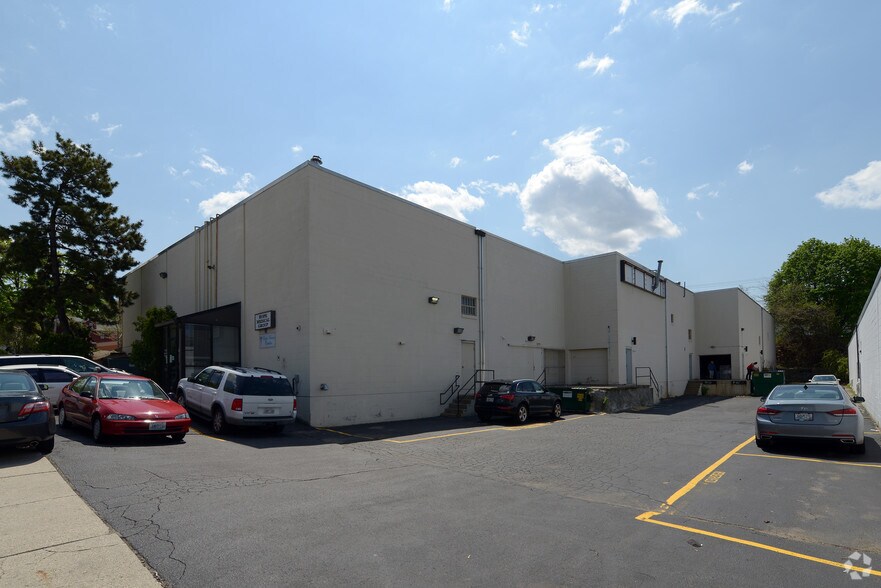 More Photos Of 760-780 N Main St, Providence Medical For Lease