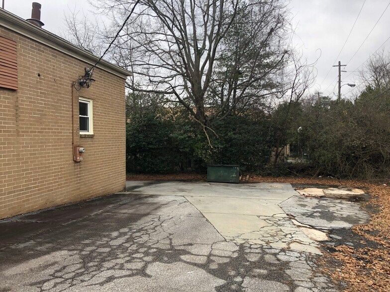 More Photos Of 2310 Lawrenceville Hwy, Decatur Freestanding For Lease