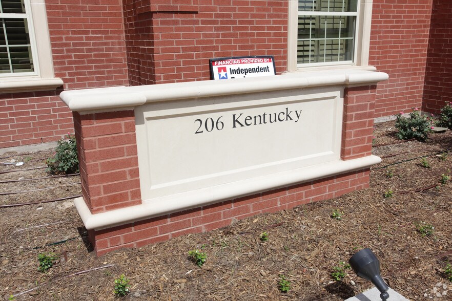 More Photos Of 206 S Kentucky St, McKinney Office For Lease