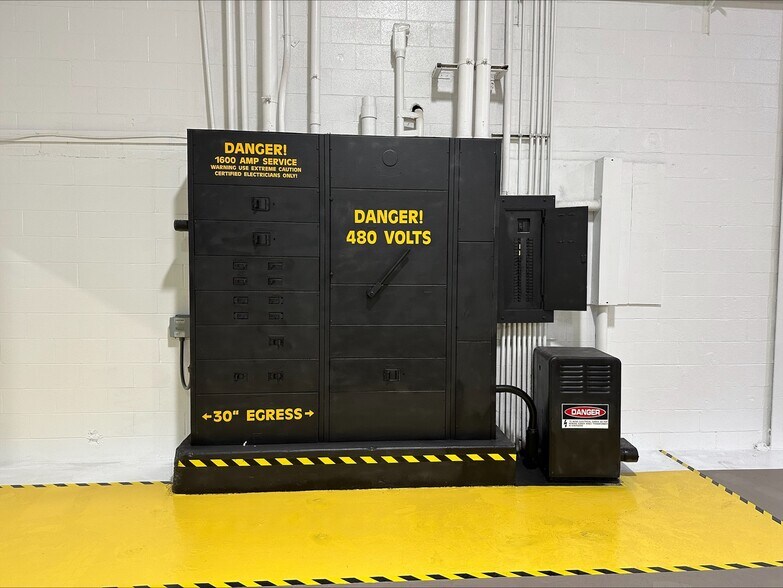 More Photos Of 175 E Broadway Ave, Westerville Warehouse For Lease