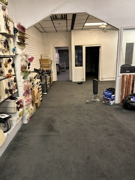 More Photos Of 28 W 38th St, New York Apartments For Sale