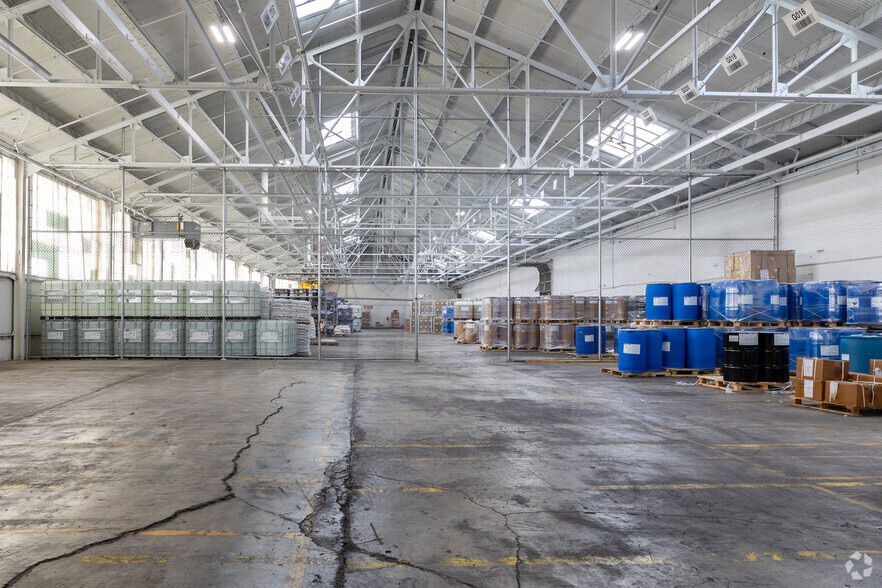 More Photos Of 7110-7140 N Broadway, Saint Louis Warehouse For Lease