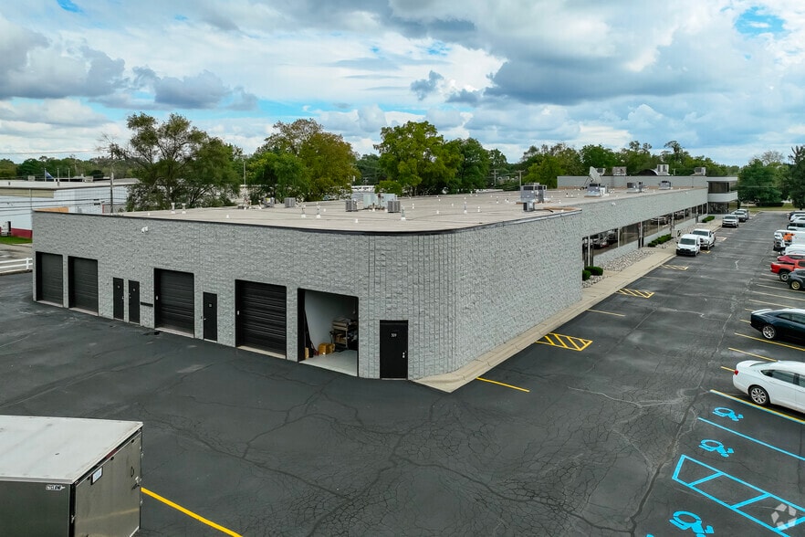 More Photos Of 43000 W 9 Mile Rd, Novi Warehouse For Lease