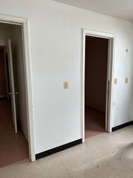 More Photos Of 6300 W Port Bay Rd, Wolcott Storefront For Lease