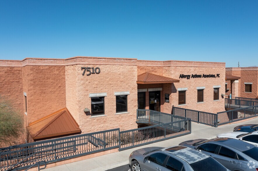 More Photos Of 7490 N Oracle Rd, Tucson Unknown For Lease