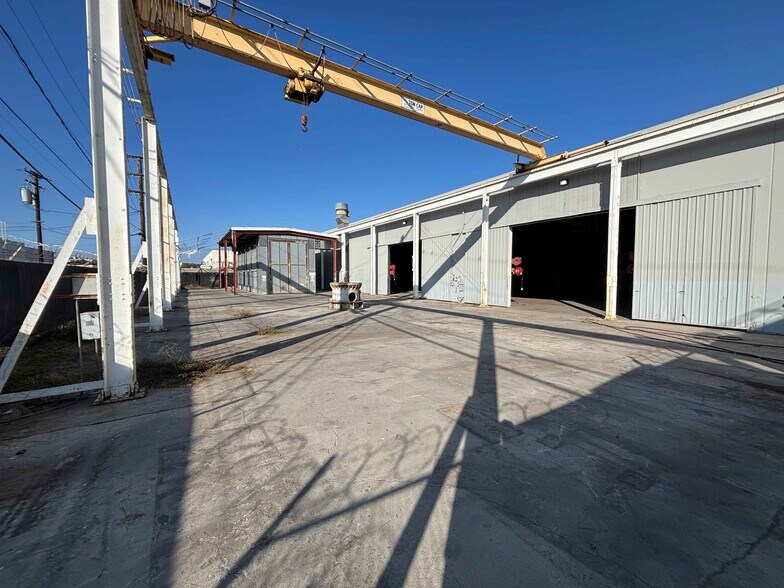 More Photos Of 18071 Mount Washington St, Fountain Valley Warehouse For Lease