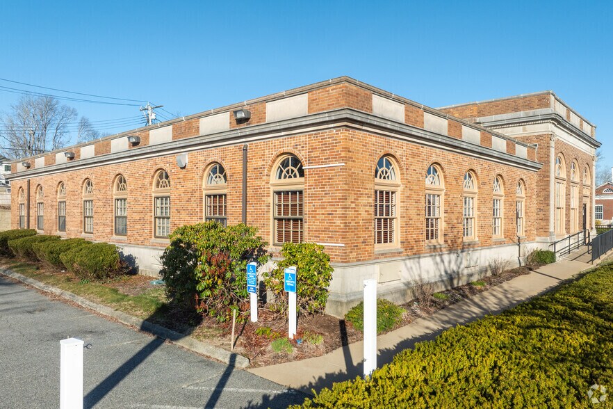 Primary Photo Of 226 Main St, Wareham Bank For Lease