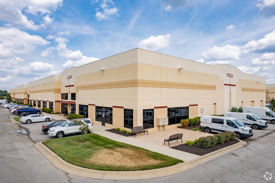Primary Photo Of 10846-10890 Strang Line Rd, Lenexa Warehouse For Lease