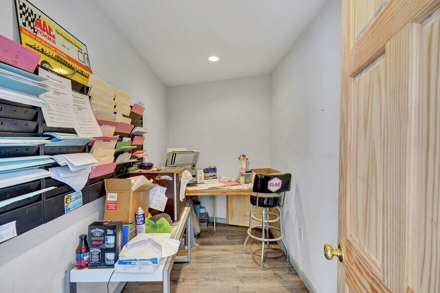 More Photos Of 5220 Maple Ln, Cuba Auto Repair For Sale