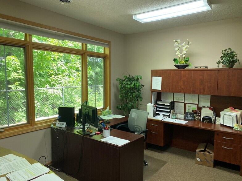 More Photos Of 3390 Annapolis Ln N, Plymouth Medical For Lease