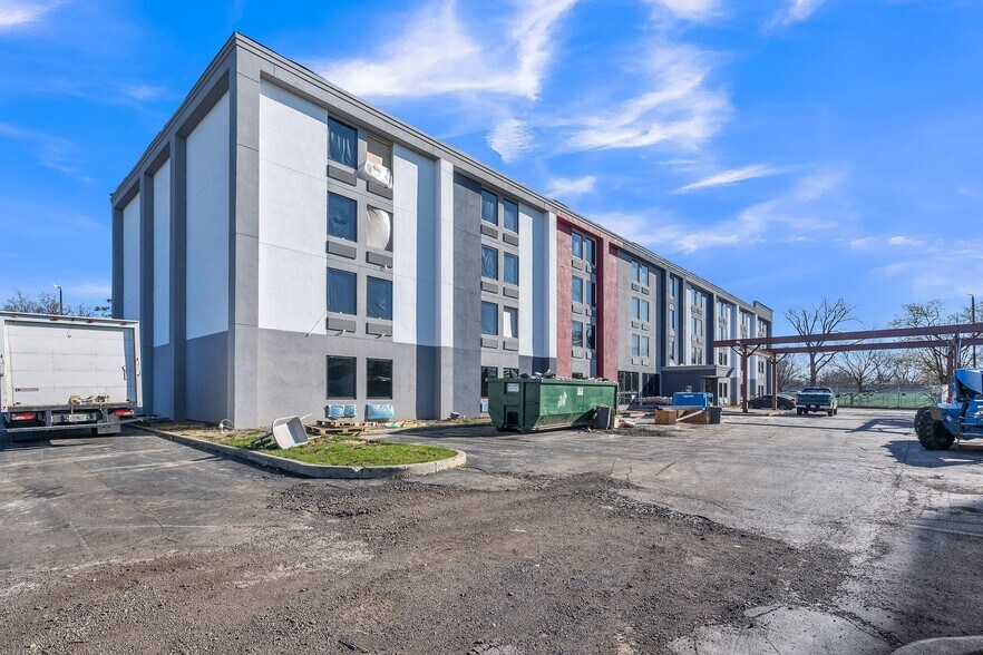 More Photos Of 1100 Mediterranean Ave, Columbus Hotel For Sale