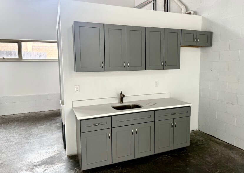 More Photos Of 501 Braddock Ave, Braddock Office For Lease