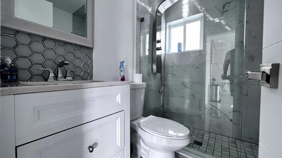 More Photos Of 2201 Greene St, Hollywood Apartments For Sale