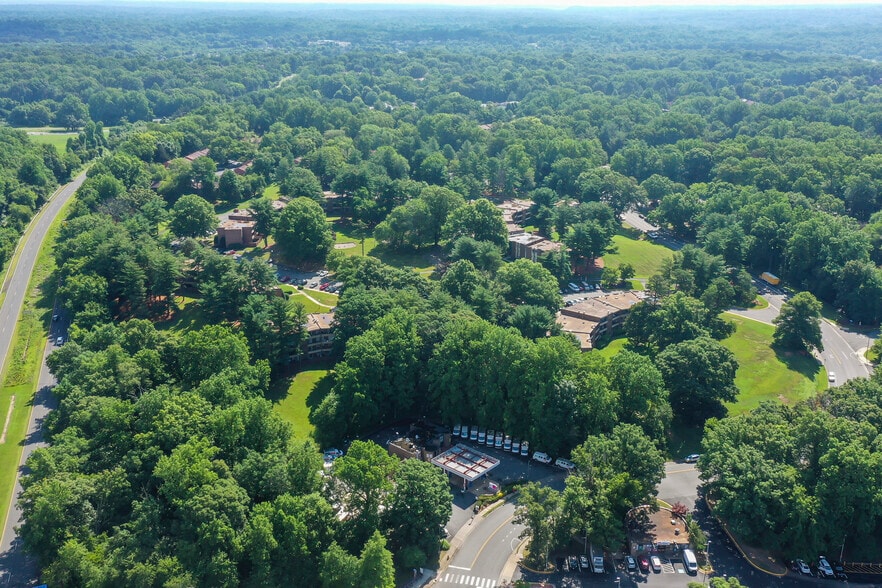 More Photos Of 11410 N Shore Dr, Reston Service Station For Sale