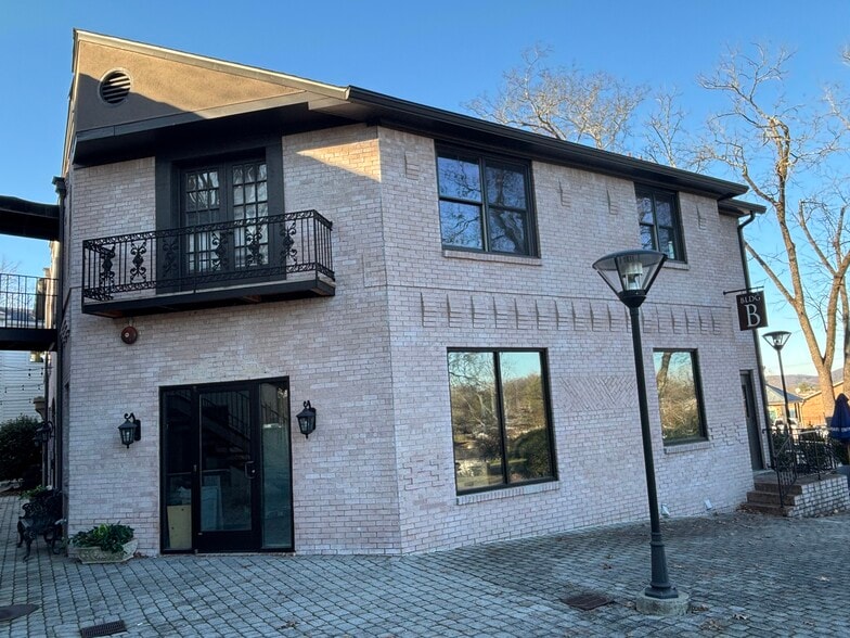 More Photos Of 1143 Columbia Ave, Franklin Office For Lease