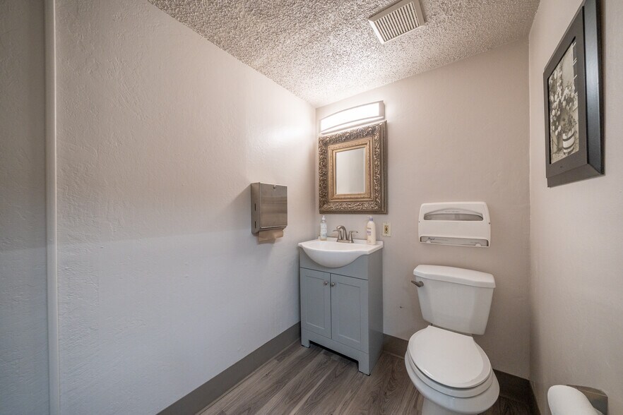 More Photos Of 2405 Hilltop Dr, Redding Medical For Sale