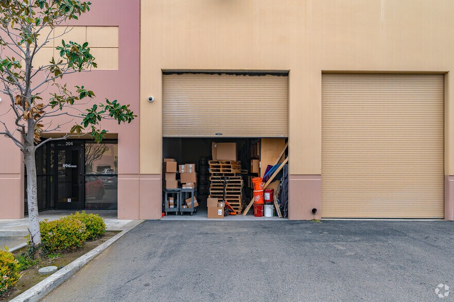 More Photos Of 4300-4308 Resnik Ct, Bakersfield Distribution For Lease