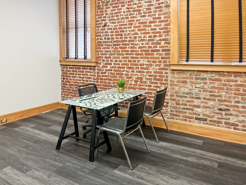 More Photos Of 2020 Eye St, Bakersfield Coworking Space