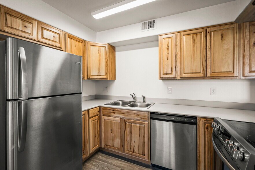 More Photos Of 15 Gentry Way, Reno Apartments For Sale