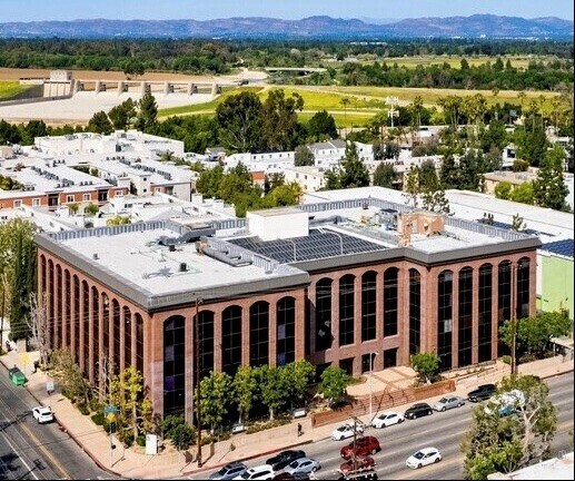More Photos Of 15315 Magnolia Blvd, Sherman Oaks Office For Lease
