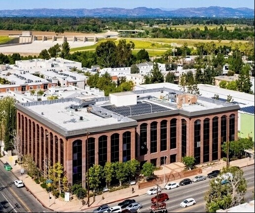 More Photos Of 15315 Magnolia Blvd, Sherman Oaks Office For Lease