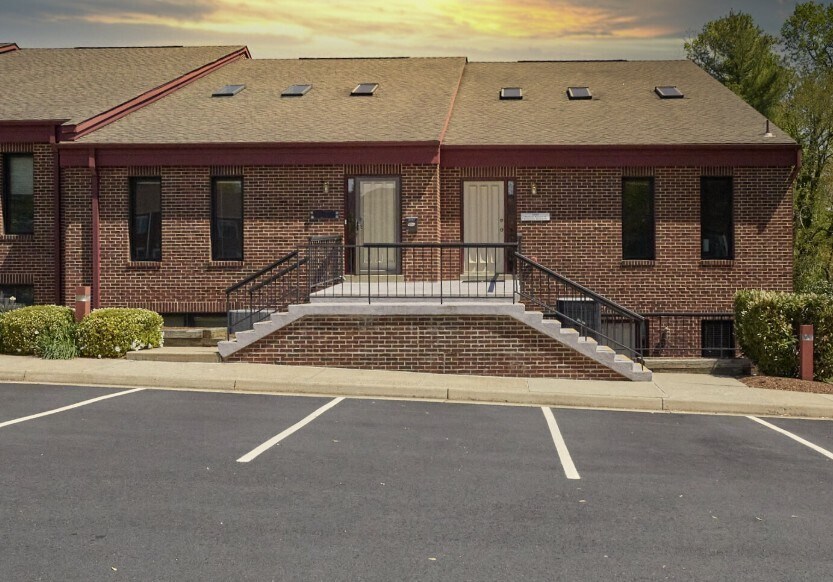 More Photos Of 2555-2575 Chain Bridge Rd, Vienna Medical For Lease