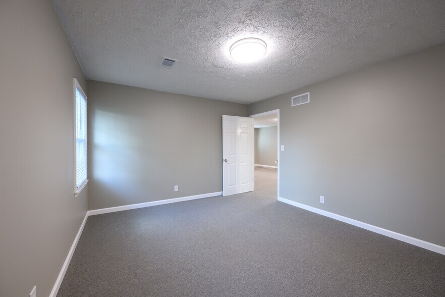 More Photos Of 216 E Reynolds Rd, Lexington Office For Lease