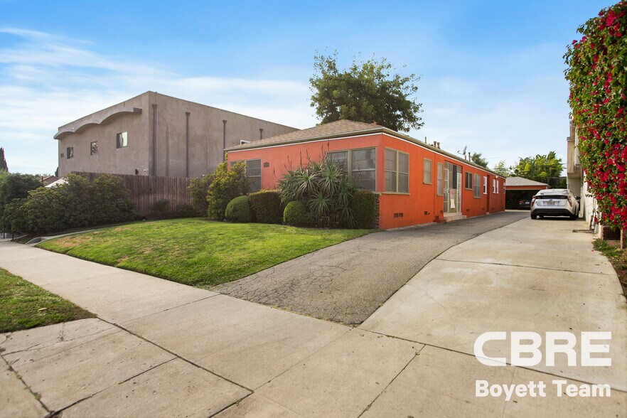 Primary Photo Of 833 N Poinsettia Pl, Los Angeles Apartments For Sale