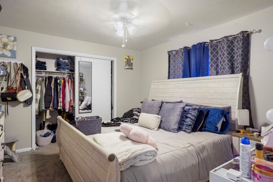 More Photos Of 1600-1604 Garland St, Lakewood Apartments For Sale