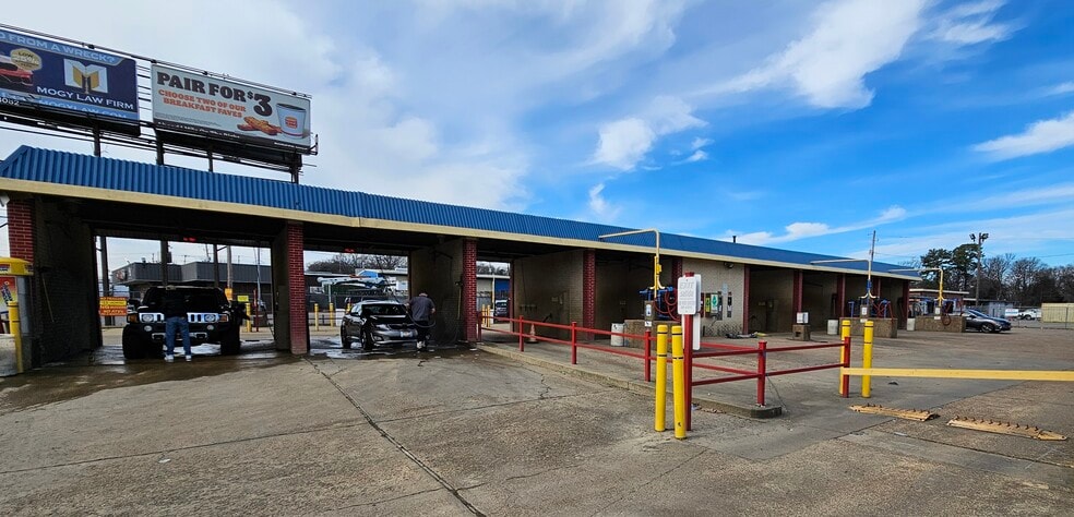 Primary Photo Of 4954 Summer Ave, Memphis Carwash For Sale
