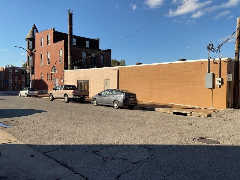 More Photos Of 3186-3196 Morgan Ford, St, Saint Louis Freestanding For Sale