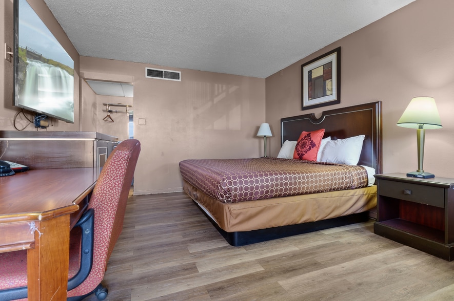 More Photos Of 2224 N White Sands Blvd, Alamogordo Hotel For Sale