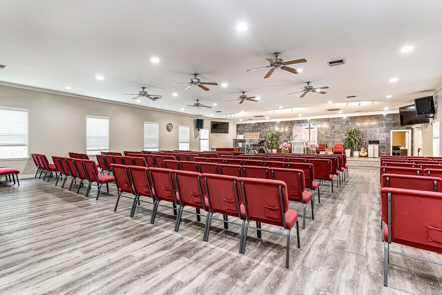 More Photos Of 600 S Towne Ave, Pomona Religious Facility For Sale