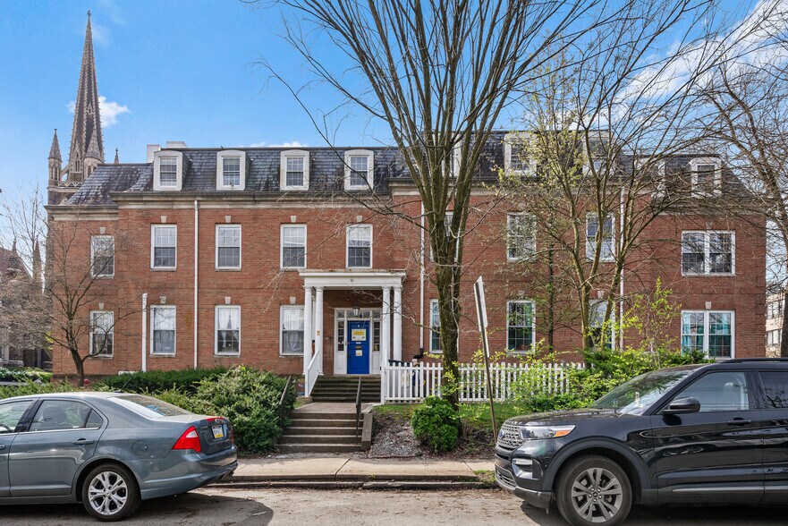 Primary Photo Of 5618 Kentucky Ave, Pittsburgh Medical For Sale