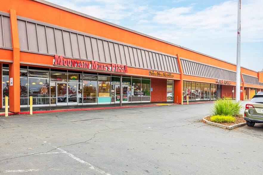 More Photos Of 1815-1985 Oro Dam Blvd E, Oroville Department Store For Sale