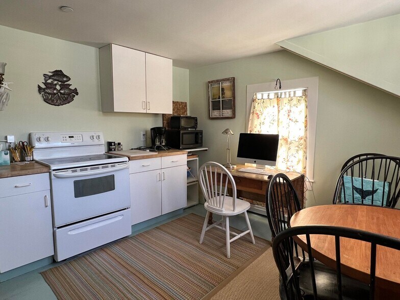 More Photos Of 33 Tenney Hl, Blue Hill Restaurant For Sale