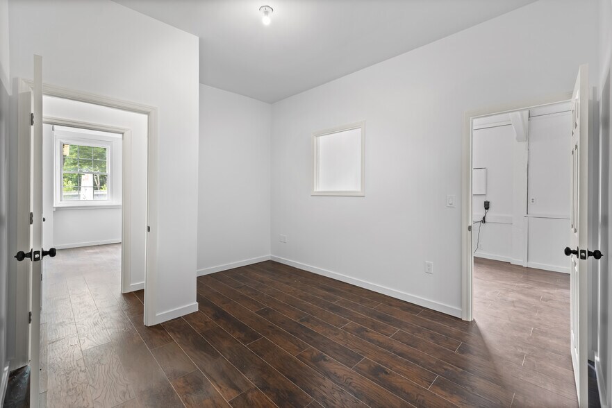 More Photos Of 2330 State Route 32, New Windsor Township Office For Lease