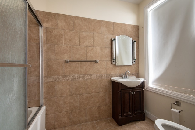 More Photos Of 8725 S May St, Chicago Religious Facility For Sale