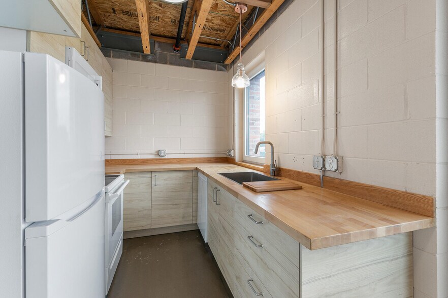 More Photos Of 3800 S Broadway, Englewood Apartments For Lease