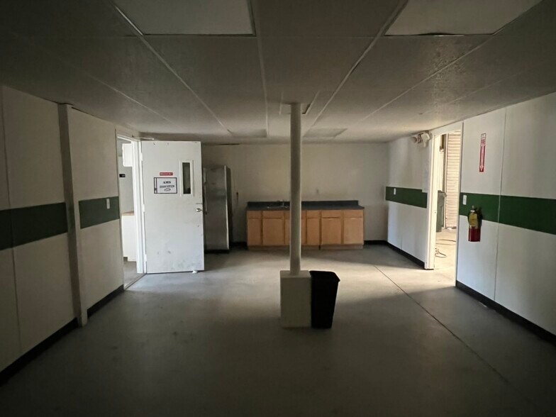 More Photos Of 6340 Bonny Oaks Dr, Chattanooga Warehouse For Lease