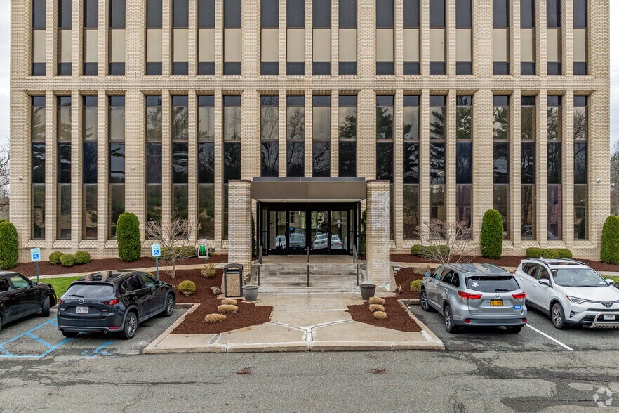 More Photos Of 20 Squadron Blvd, New City Office For Lease
