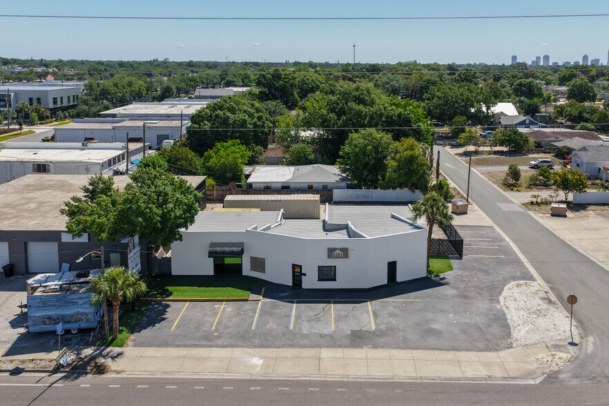 More Photos Of 1801 28th St N, Saint Petersburg Showroom For Sale