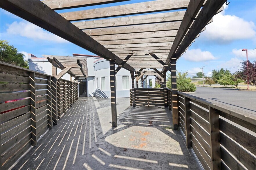 More Photos Of 1650 W Bakerview Rd, Bellingham Restaurant For Sale