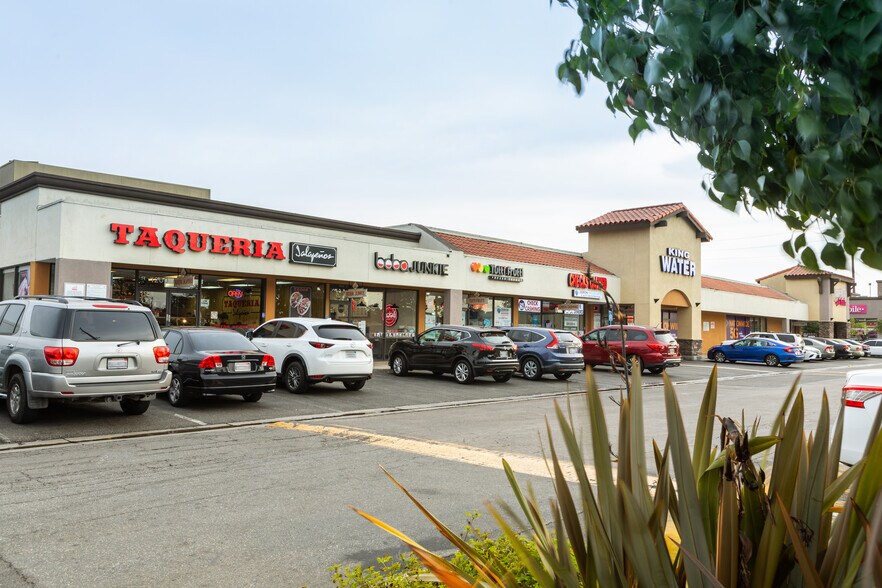 More Photos Of 2307-2311 S Bristol St, Santa Ana Unknown For Lease