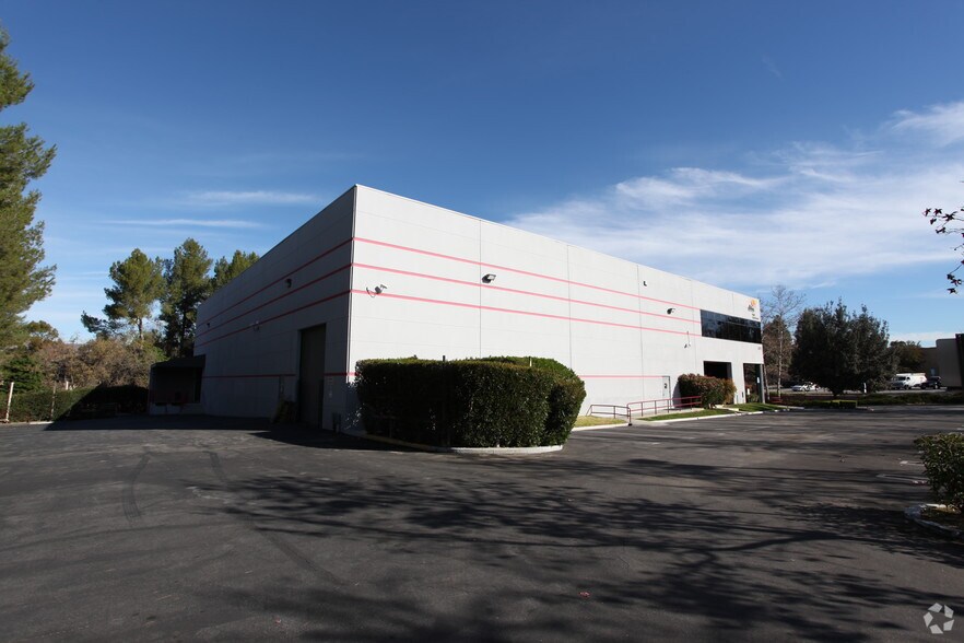 More Photos Of 5171 Clareton Dr, Agoura Hills Research And Development For Lease