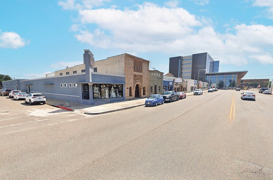 More Photos Of 224 E University Dr, Edinburg Storefront Retail Office For Sale