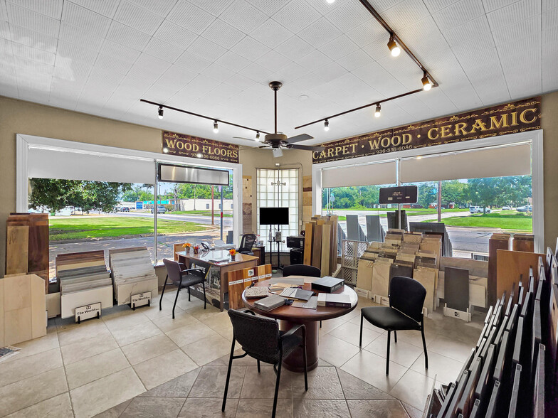 More Photos Of 617 Main St, Liberty Storefront Retail Office For Sale