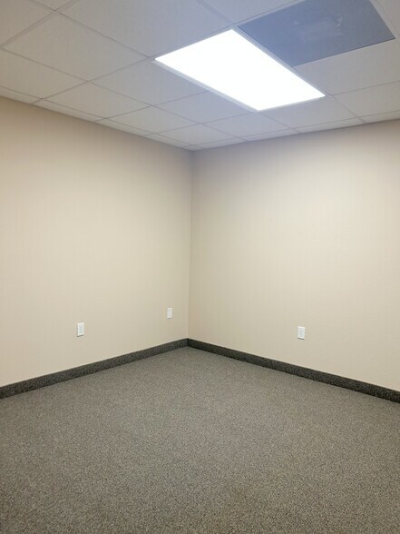 More Photos Of 326 N John Young Pky, Kissimmee Office For Lease