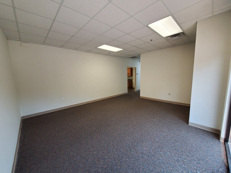 More Photos Of 3619 Richmond Hwy, Stafford Light Distribution For Lease